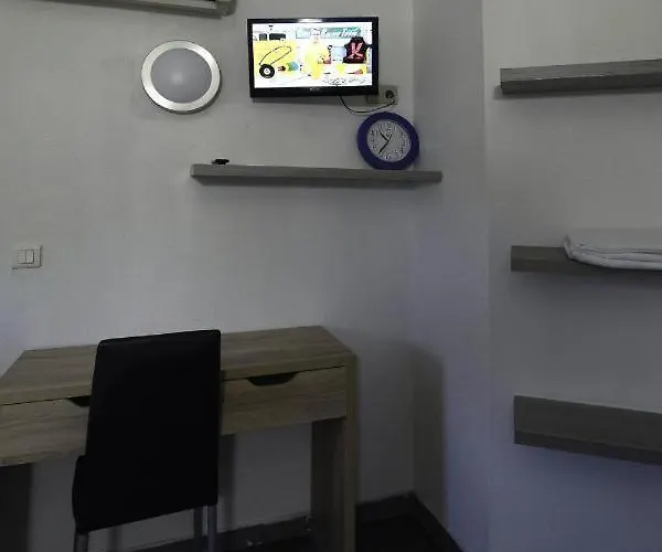 Rocade Capsule Hotel a capsule *