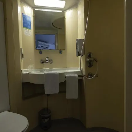 Kapszulahotel Rocade Capsule