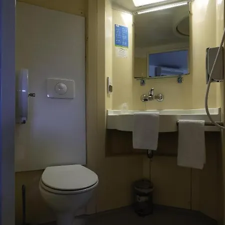 Kapszulahotel Rocade Capsule *